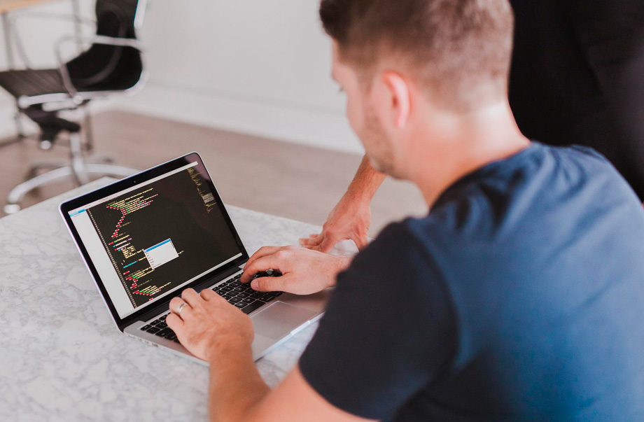Lenguaje HTML, ¿qué es?, ¿qué relación guarda con el SEO?